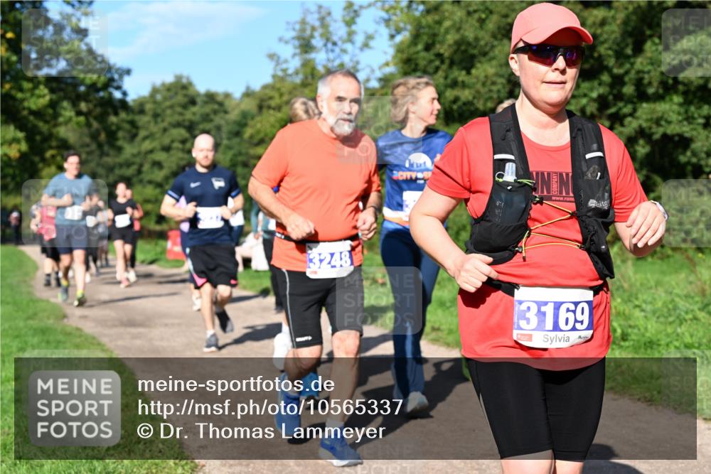 27.09.2026 - 35. Volkslauf durch das schöne Alstertal Dr. Thomas Lammeyer http://msf.ph/oto/10565337 27.09.2026 10:37:21 Laufen 3248, 3169 meine-sportfotos.de