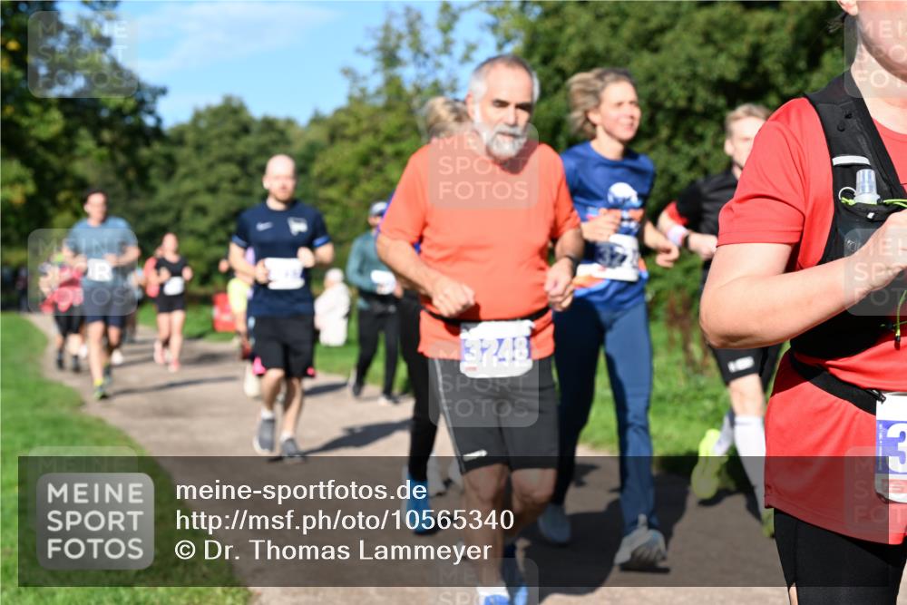 27.09.2026 - 35. Volkslauf durch das schöne Alstertal Dr. Thomas Lammeyer http://msf.ph/oto/10565340 27.09.2026 10:37:21 Laufen 3248 meine-sportfotos.de