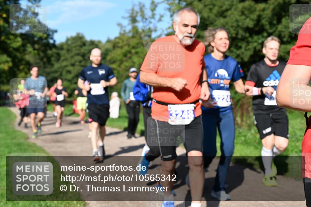 27.09.2026 - 35. Volkslauf durch das schöne Alstertal Dr. Thomas Lammeyer http://msf.ph/oto/10565342 27.09.2026 10:37:21 Laufen 3248 meine-sportfotos.de