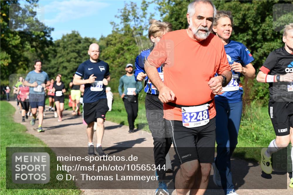 27.09.2026 - 35. Volkslauf durch das schöne Alstertal Dr. Thomas Lammeyer http://msf.ph/oto/10565344 27.09.2026 10:37:21 Laufen 3248, 24 meine-sportfotos.de