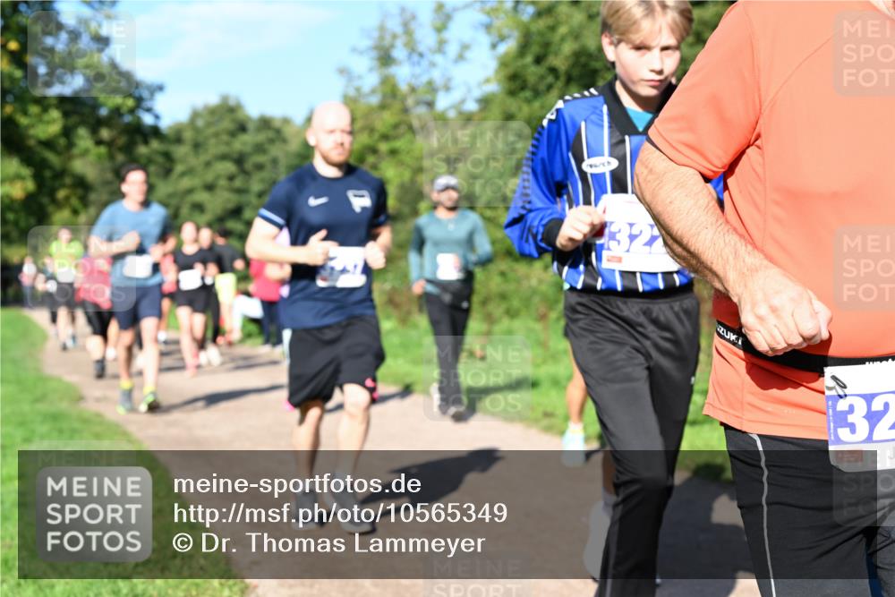 27.09.2026 - 35. Volkslauf durch das schöne Alstertal Dr. Thomas Lammeyer http://msf.ph/oto/10565349 27.09.2026 10:37:22 Laufen 132 meine-sportfotos.de