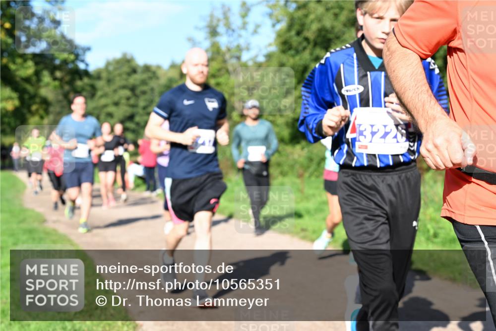 27.09.2026 - 35. Volkslauf durch das schöne Alstertal Dr. Thomas Lammeyer http://msf.ph/oto/10565351 27.09.2026 10:37:22 Laufen 3225 meine-sportfotos.de