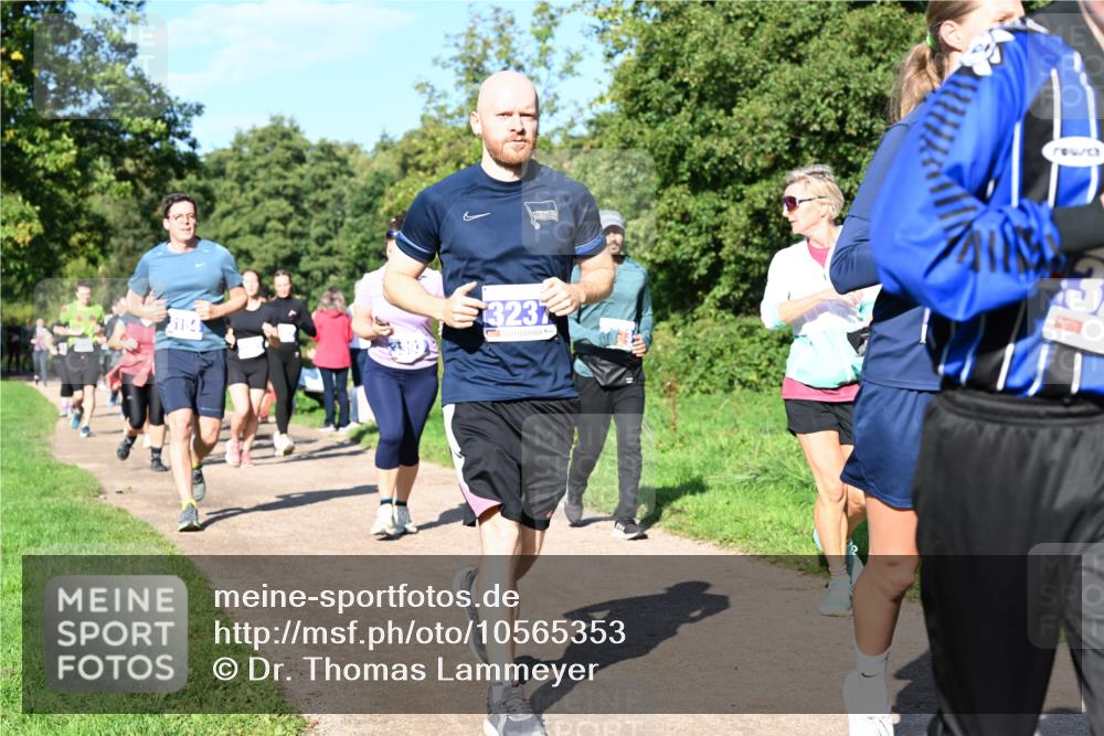 27.09.2026 - 35. Volkslauf durch das schöne Alstertal Dr. Thomas Lammeyer http://msf.ph/oto/10565353 27.09.2026 10:37:22 Laufen 3237 meine-sportfotos.de