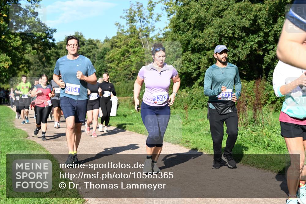 27.09.2026 - 35. Volkslauf durch das schöne Alstertal Dr. Thomas Lammeyer http://msf.ph/oto/10565365 27.09.2026 10:37:24 Laufen 3154, 3393, 3273 meine-sportfotos.de