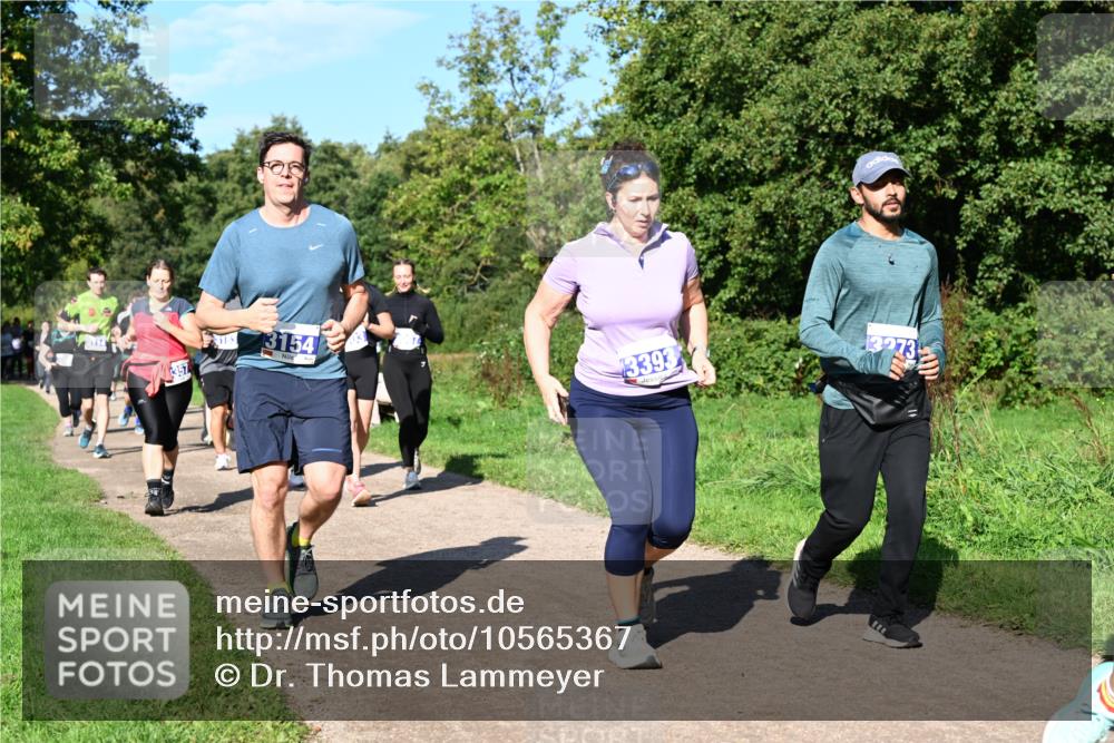 27.09.2026 - 35. Volkslauf durch das schöne Alstertal Dr. Thomas Lammeyer http://msf.ph/oto/10565367 27.09.2026 10:37:24 Laufen 357, 3154, 3393, 3273 meine-sportfotos.de