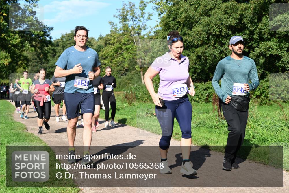 27.09.2026 - 35. Volkslauf durch das schöne Alstertal Dr. Thomas Lammeyer http://msf.ph/oto/10565368 27.09.2026 10:37:24 Laufen 357, 3154, 3393, 327 meine-sportfotos.de