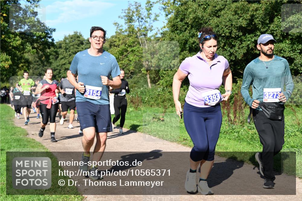 27.09.2026 - 35. Volkslauf durch das schöne Alstertal Dr. Thomas Lammeyer http://msf.ph/oto/10565371 27.09.2026 10:37:24 Laufen 3154, 3393, 3273 meine-sportfotos.de