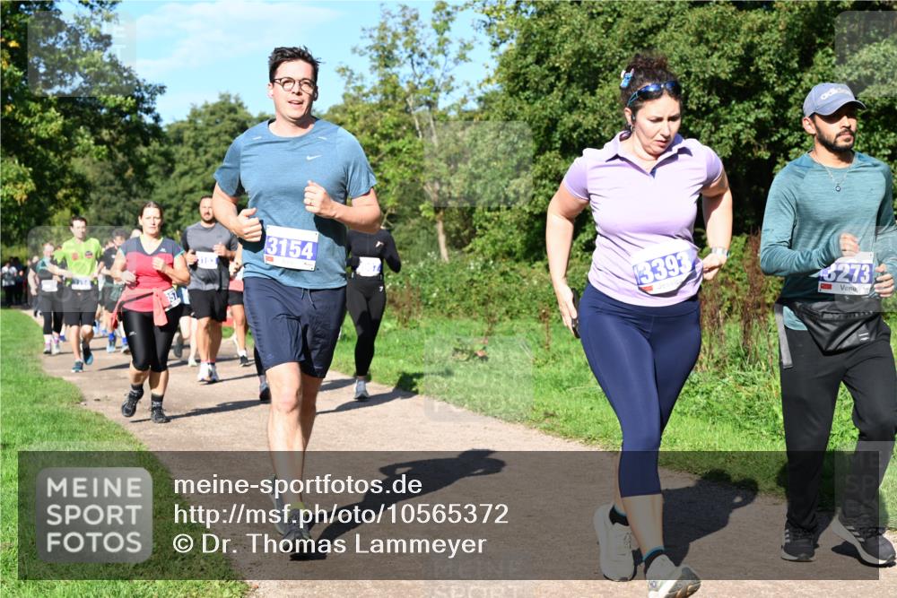 27.09.2026 - 35. Volkslauf durch das schöne Alstertal Dr. Thomas Lammeyer http://msf.ph/oto/10565372 27.09.2026 10:37:25 Laufen 351, 3154, 3393, 8273 meine-sportfotos.de