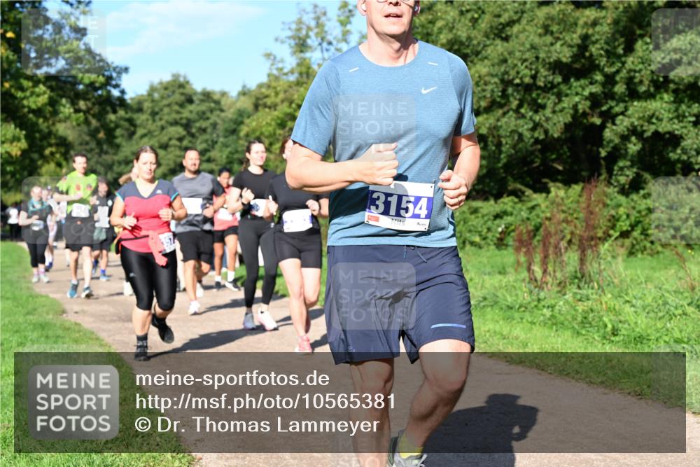 27.09.2026 - 35. Volkslauf durch das schöne Alstertal Dr. Thomas Lammeyer http://msf.ph/oto/10565381 27.09.2026 10:37:26 Laufen 3154 meine-sportfotos.de