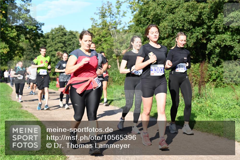 27.09.2026 - 35. Volkslauf durch das schöne Alstertal Dr. Thomas Lammeyer http://msf.ph/oto/10565396 27.09.2026 10:37:27 Laufen 114, 357, 3987, 3303 meine-sportfotos.de