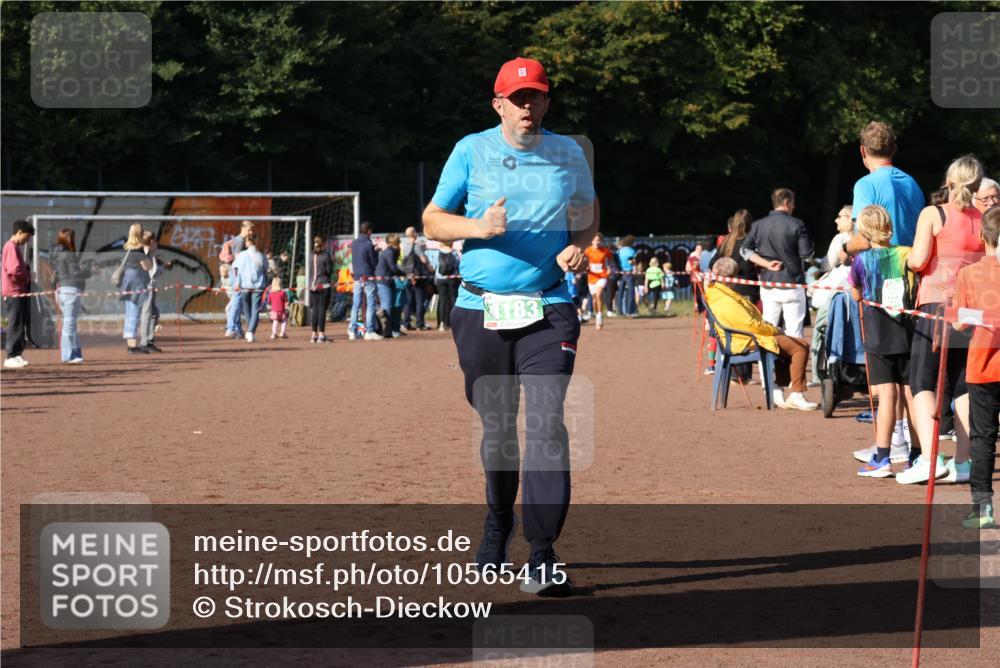 27.09.2026 - 35. Volkslauf durch das schöne Alstertal Strokosch-Dieckow http://msf.ph/oto/10565415 27.09.2026 11:11:11 Ziel 4183 meine-sportfotos.de