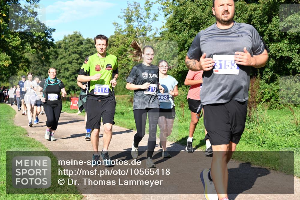 27.09.2026 - 35. Volkslauf durch das schöne Alstertal Dr. Thomas Lammeyer http://msf.ph/oto/10565418 27.09.2026 10:37:29 Laufen 3114, 3052, 3113, 962, 3153 meine-sportfotos.de
