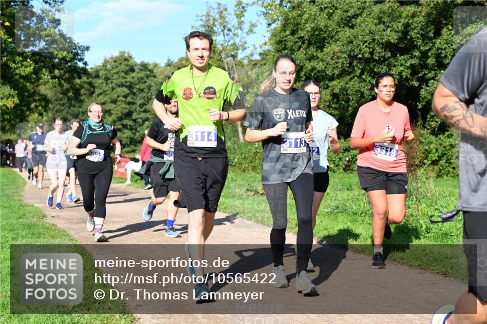 27.09.2026 - 35. Volkslauf durch das schöne Alstertal Dr. Thomas Lammeyer http://msf.ph/oto/10565422 27.09.2026 10:37:30 Laufen 3052, 30, 3114, 3113, 2, 3319 meine-sportfotos.de