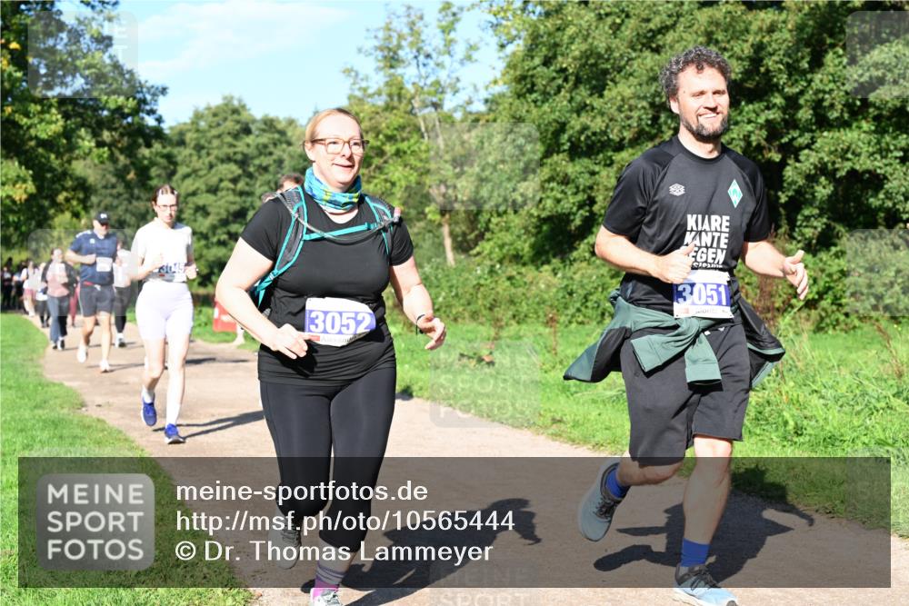 27.09.2026 - 35. Volkslauf durch das schöne Alstertal Dr. Thomas Lammeyer http://msf.ph/oto/10565444 27.09.2026 10:37:32 Laufen 3052, 3051 meine-sportfotos.de