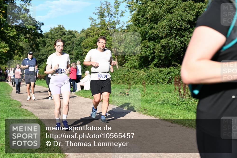 27.09.2026 - 35. Volkslauf durch das schöne Alstertal Dr. Thomas Lammeyer http://msf.ph/oto/10565457 27.09.2026 10:37:34 Laufen 3054, 13045, 3390 meine-sportfotos.de