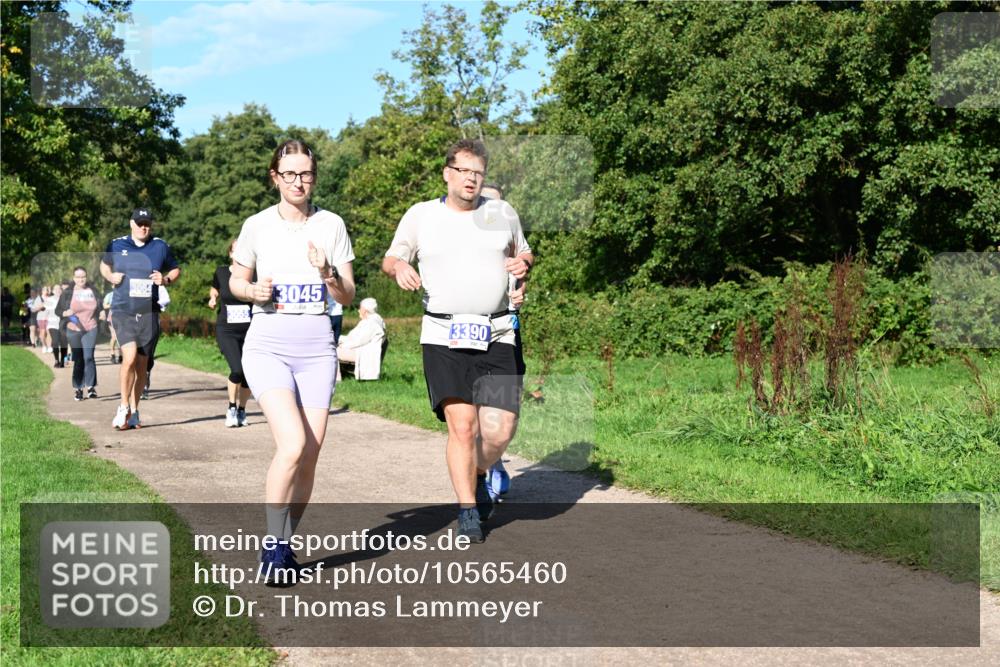 27.09.2026 - 35. Volkslauf durch das schöne Alstertal Dr. Thomas Lammeyer http://msf.ph/oto/10565460 27.09.2026 10:37:34 Laufen 3054, 3045, 3390 meine-sportfotos.de