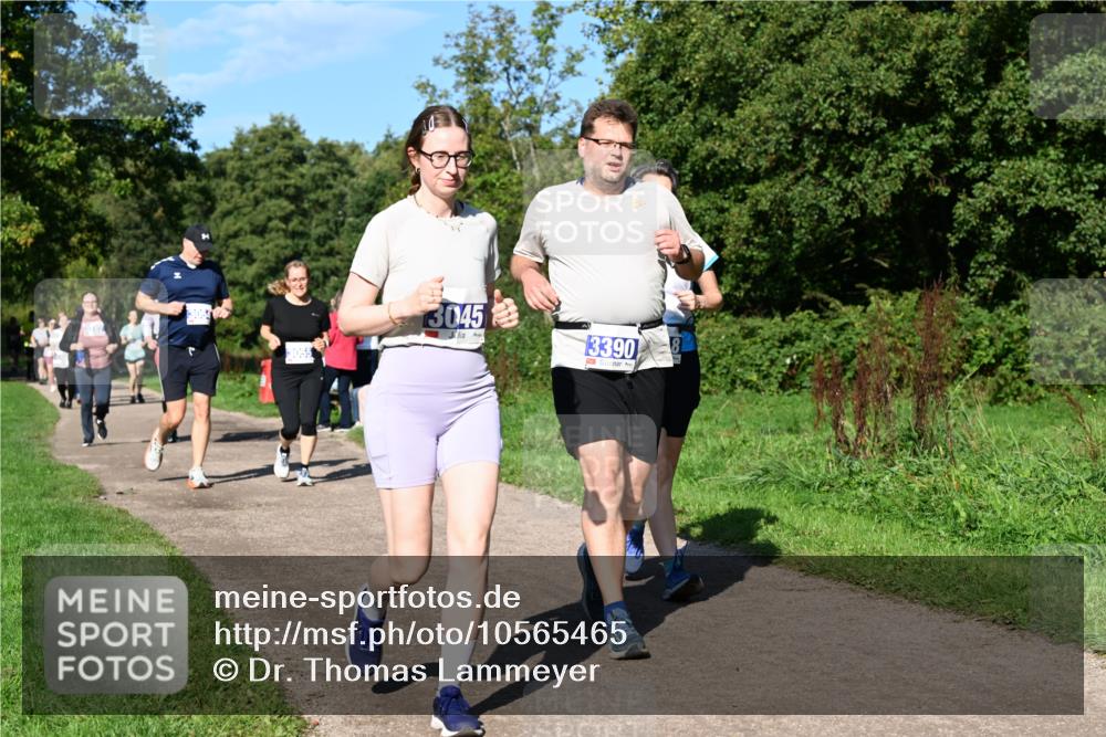 27.09.2026 - 35. Volkslauf durch das schöne Alstertal Dr. Thomas Lammeyer http://msf.ph/oto/10565465 27.09.2026 10:37:35 Laufen 3055, 3045, 13390 meine-sportfotos.de