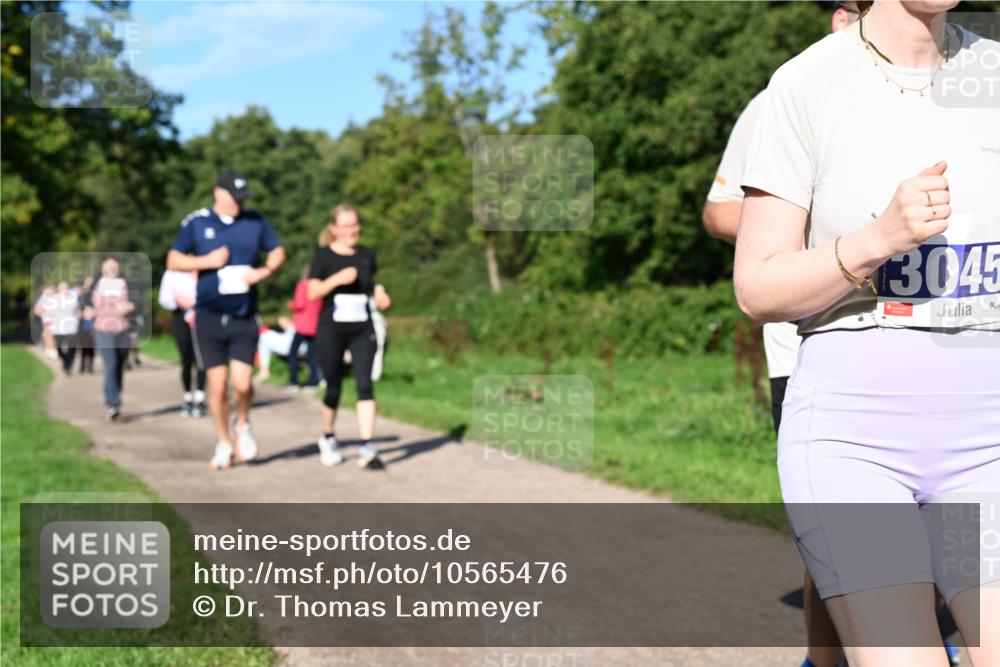 27.09.2026 - 35. Volkslauf durch das schöne Alstertal Dr. Thomas Lammeyer http://msf.ph/oto/10565476 27.09.2026 10:37:36 Laufen 3045 meine-sportfotos.de