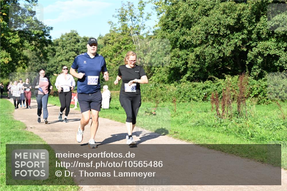 27.09.2026 - 35. Volkslauf durch das schöne Alstertal Dr. Thomas Lammeyer http://msf.ph/oto/10565486 27.09.2026 10:37:37 Laufen 3054 meine-sportfotos.de