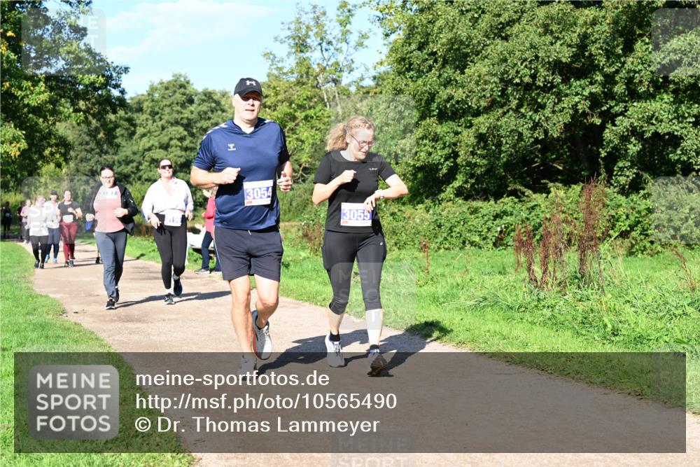 27.09.2026 - 35. Volkslauf durch das schöne Alstertal Dr. Thomas Lammeyer http://msf.ph/oto/10565490 27.09.2026 10:37:37 Laufen 3054, 3055 meine-sportfotos.de