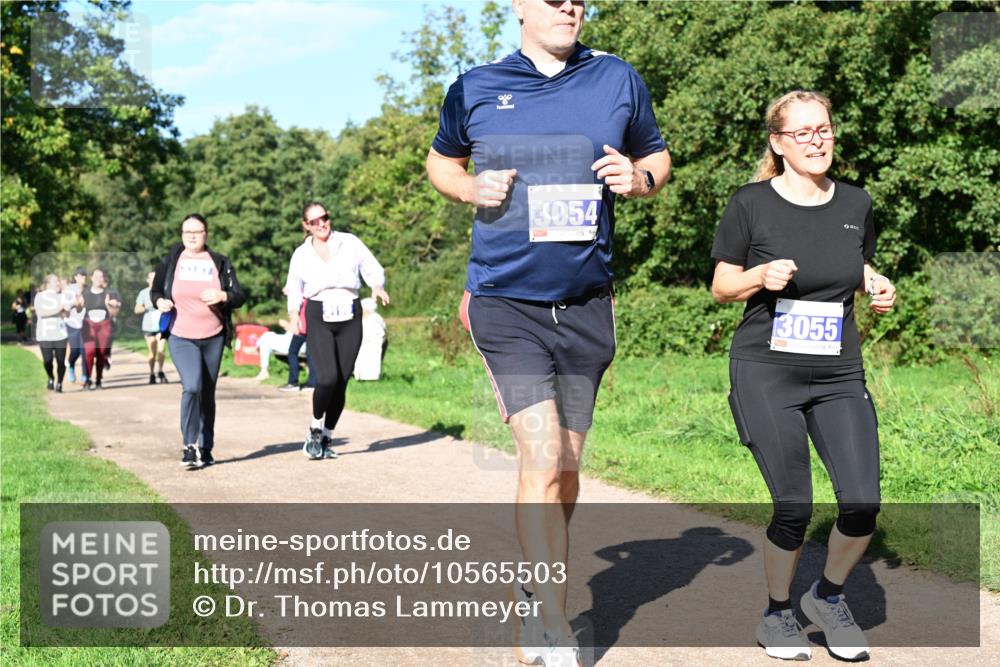 27.09.2026 - 35. Volkslauf durch das schöne Alstertal Dr. Thomas Lammeyer http://msf.ph/oto/10565503 27.09.2026 10:37:39 Laufen 3054, 3055 meine-sportfotos.de