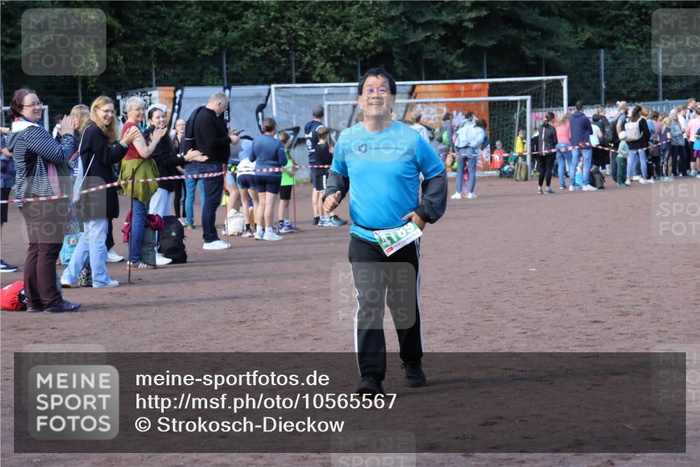 27.09.2026 - 35. Volkslauf durch das schöne Alstertal Strokosch-Dieckow http://msf.ph/oto/10565567 27.09.2026 11:10:06 Ziel 4189 meine-sportfotos.de