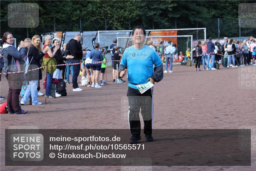 27.09.2026 - 35. Volkslauf durch das schöne Alstertal Strokosch-Dieckow http://msf.ph/oto/10565571 27.09.2026 11:10:06 Ziel 4189 meine-sportfotos.de