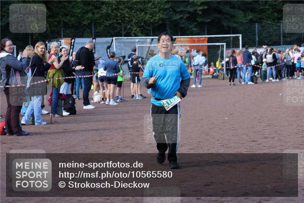 27.09.2026 - 35. Volkslauf durch das schöne Alstertal Strokosch-Dieckow http://msf.ph/oto/10565580 27.09.2026 11:10:06 Ziel 4189 meine-sportfotos.de