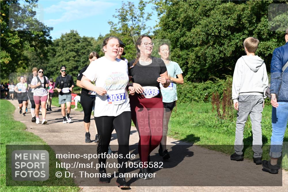 27.09.2026 - 35. Volkslauf durch das schöne Alstertal Dr. Thomas Lammeyer http://msf.ph/oto/10565582 27.09.2026 10:37:48 Laufen 3083, 3037, 3038 meine-sportfotos.de