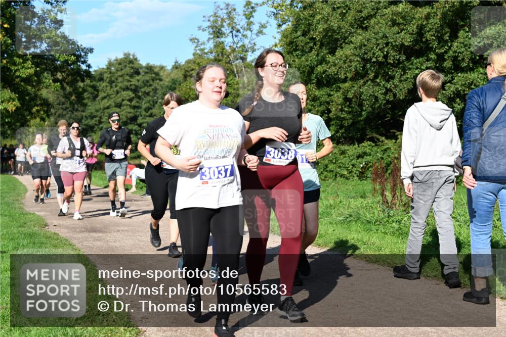 27.09.2026 - 35. Volkslauf durch das schöne Alstertal Dr. Thomas Lammeyer http://msf.ph/oto/10565583 27.09.2026 10:37:48 Laufen 3037, 3038, 1 meine-sportfotos.de