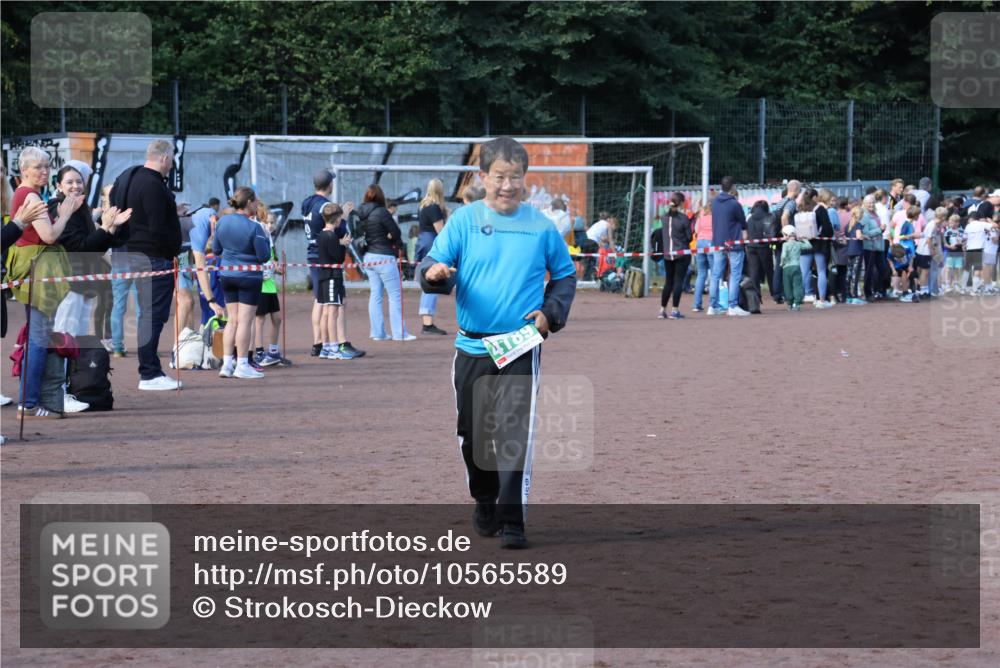 27.09.2026 - 35. Volkslauf durch das schöne Alstertal Strokosch-Dieckow http://msf.ph/oto/10565589 27.09.2026 11:10:05 Ziel 4189 meine-sportfotos.de