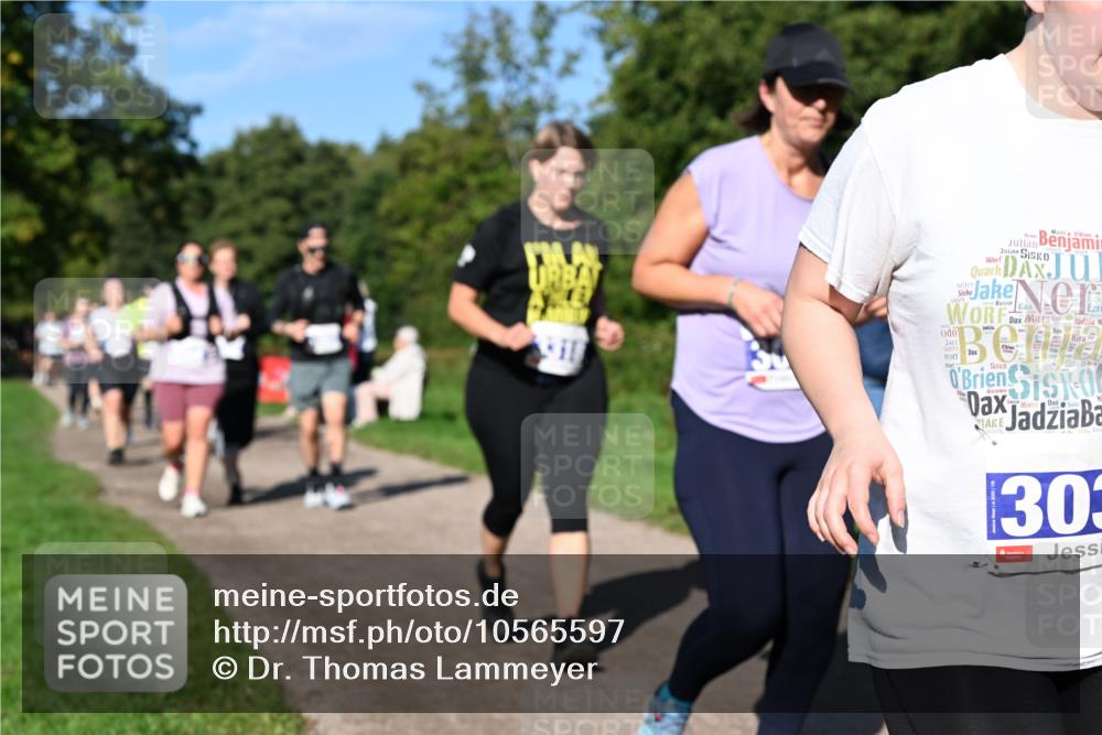 27.09.2026 - 35. Volkslauf durch das schöne Alstertal Dr. Thomas Lammeyer http://msf.ph/oto/10565597 27.09.2026 10:37:49 Laufen 303 meine-sportfotos.de
