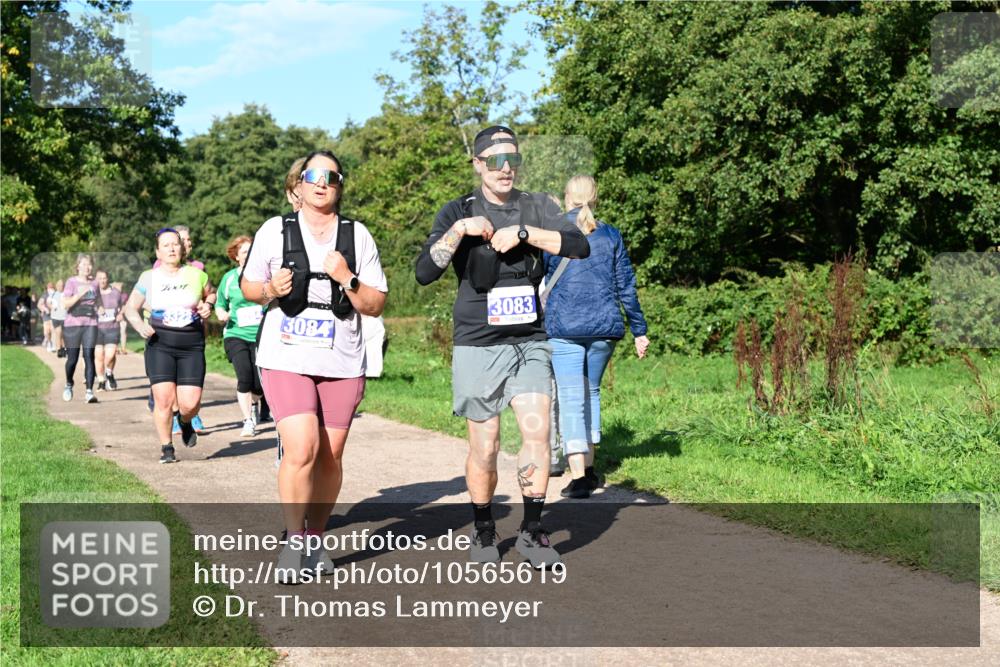 27.09.2026 - 35. Volkslauf durch das schöne Alstertal Dr. Thomas Lammeyer http://msf.ph/oto/10565619 27.09.2026 10:37:52 Laufen 7001, 2823, 3084, 3083 meine-sportfotos.de