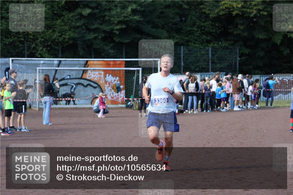 27.09.2026 - 35. Volkslauf durch das schöne Alstertal Strokosch-Dieckow http://msf.ph/oto/10565634 27.09.2026 11:09:31 Ziel 3360 meine-sportfotos.de