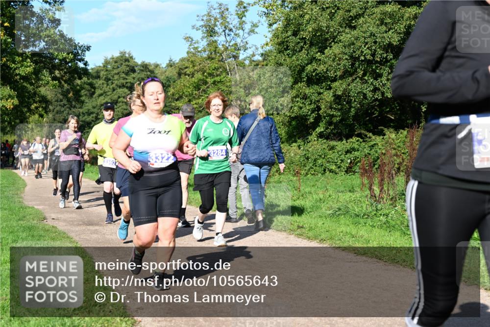 27.09.2026 - 35. Volkslauf durch das schöne Alstertal Dr. Thomas Lammeyer http://msf.ph/oto/10565643 27.09.2026 10:37:54 Laufen 192, 3322, 3284 meine-sportfotos.de