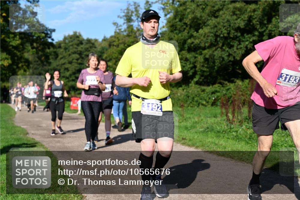 27.09.2026 - 35. Volkslauf durch das schöne Alstertal Dr. Thomas Lammeyer http://msf.ph/oto/10565676 27.09.2026 10:37:58 Laufen 3192, 3193 meine-sportfotos.de