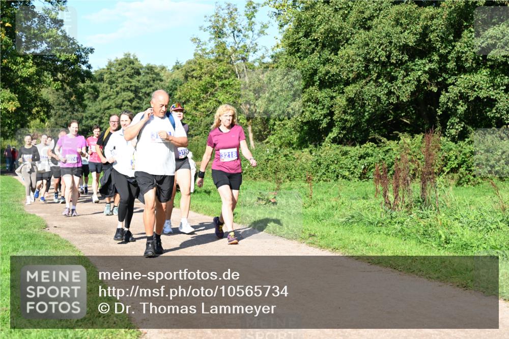 27.09.2026 - 35. Volkslauf durch das schöne Alstertal Dr. Thomas Lammeyer http://msf.ph/oto/10565734 27.09.2026 10:38:08 Laufen 3074, 3156, 3218 meine-sportfotos.de