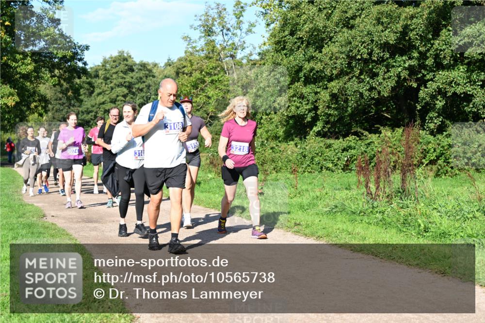 27.09.2026 - 35. Volkslauf durch das schöne Alstertal Dr. Thomas Lammeyer http://msf.ph/oto/10565738 27.09.2026 10:38:09 Laufen 3074, 310, 3108, 3156, 3218 meine-sportfotos.de