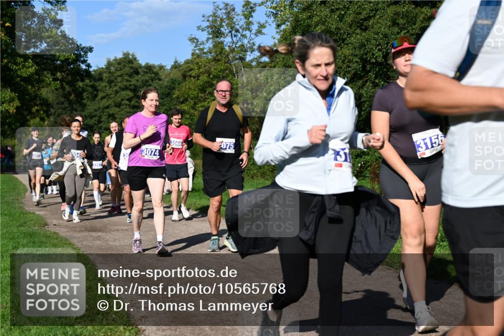 27.09.2026 - 35. Volkslauf durch das schöne Alstertal Dr. Thomas Lammeyer http://msf.ph/oto/10565768 27.09.2026 10:38:12 Laufen 3066, 3074, 3073, 304, 30, 32672, 075, 3156 meine-sportfotos.de
