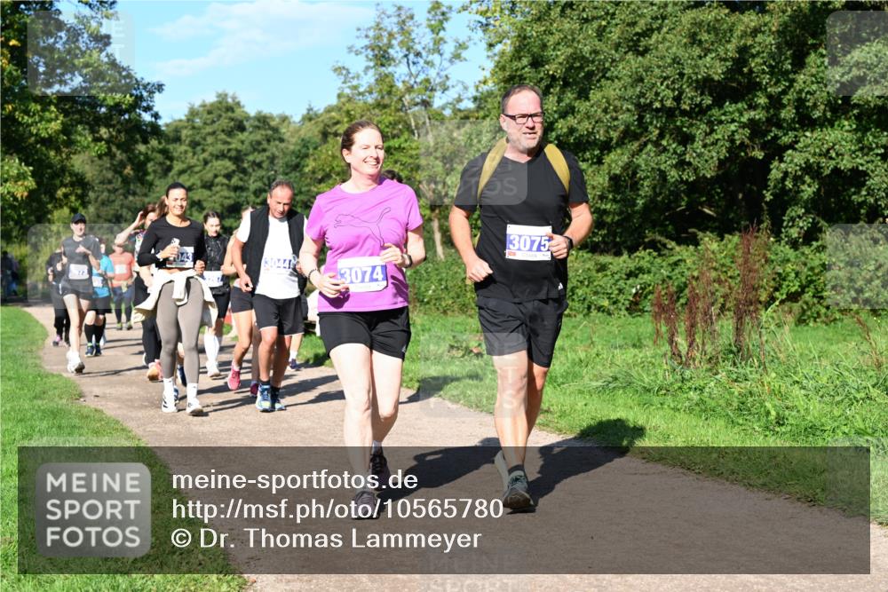 27.09.2026 - 35. Volkslauf durch das schöne Alstertal Dr. Thomas Lammeyer http://msf.ph/oto/10565780 27.09.2026 10:38:13 Laufen 043, 3044, 3074, 3075 meine-sportfotos.de