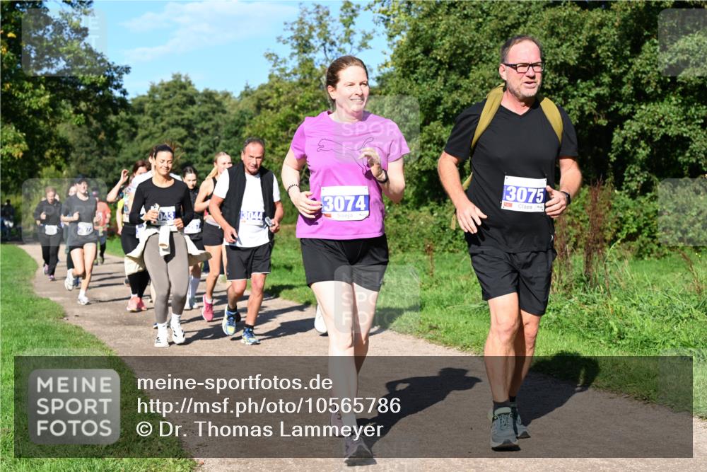 27.09.2026 - 35. Volkslauf durch das schöne Alstertal Dr. Thomas Lammeyer http://msf.ph/oto/10565786 27.09.2026 10:38:14 Laufen 3074, 3075 meine-sportfotos.de