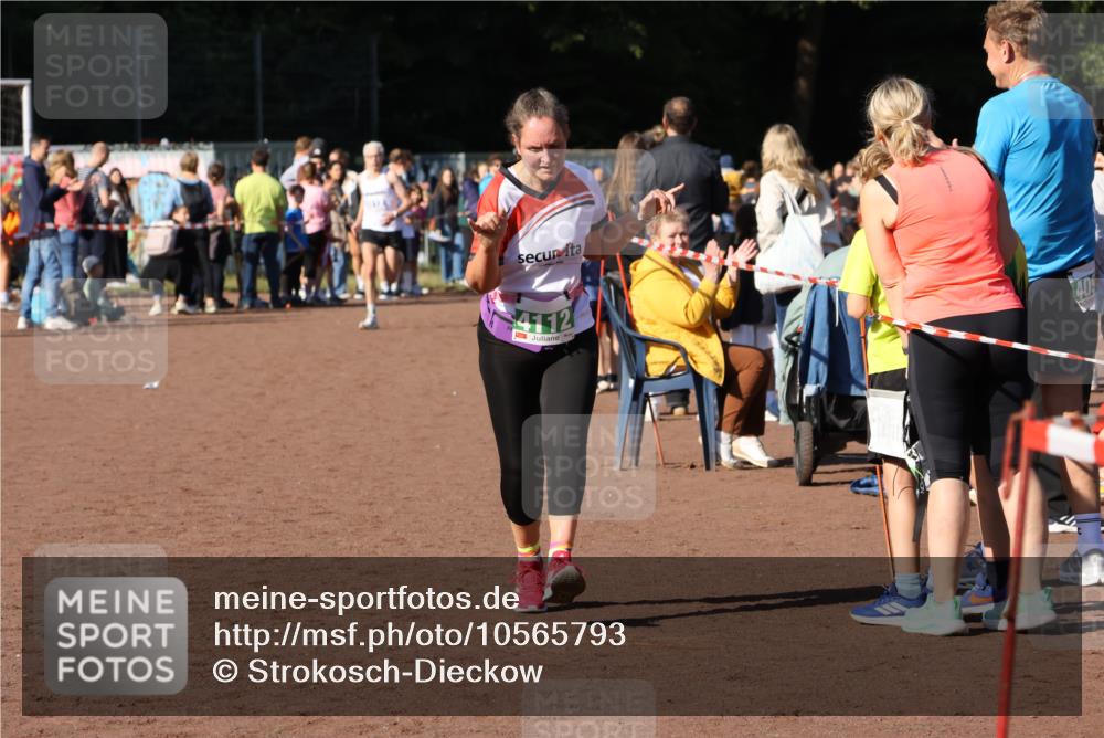 27.09.2026 - 35. Volkslauf durch das schöne Alstertal Strokosch-Dieckow http://msf.ph/oto/10565793 27.09.2026 11:08:11 Ziel 3112, 4112 meine-sportfotos.de