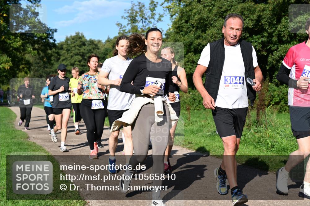 27.09.2026 - 35. Volkslauf durch das schöne Alstertal Dr. Thomas Lammeyer http://msf.ph/oto/10565810 27.09.2026 10:38:16 Laufen 3073, 3266, 3044, 130 meine-sportfotos.de