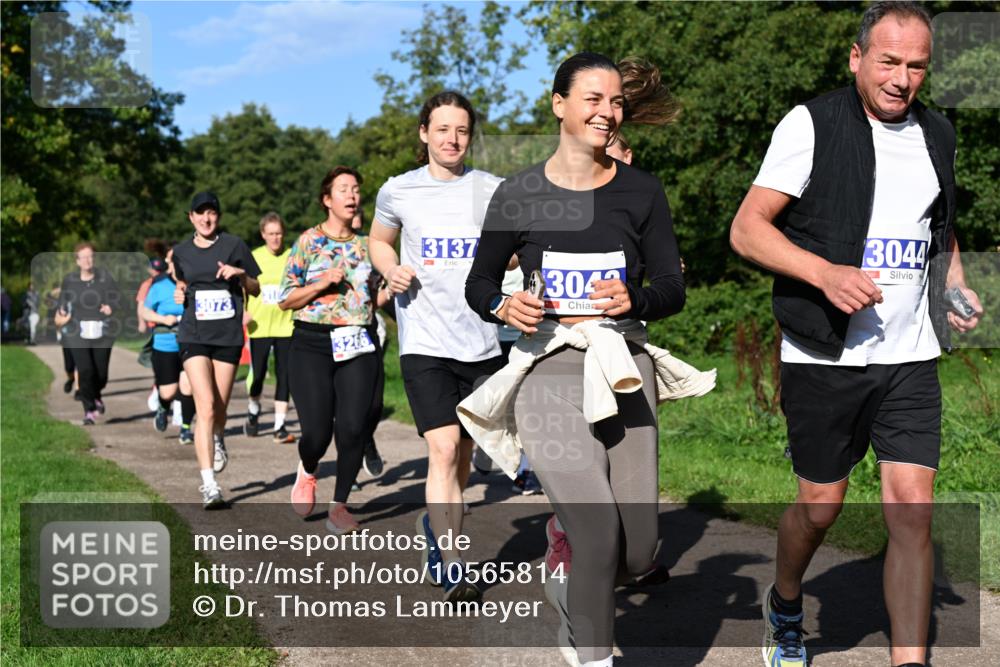 27.09.2026 - 35. Volkslauf durch das schöne Alstertal Dr. Thomas Lammeyer http://msf.ph/oto/10565814 27.09.2026 10:38:17 Laufen 3073, 3266, 3137, 304, 3044 meine-sportfotos.de