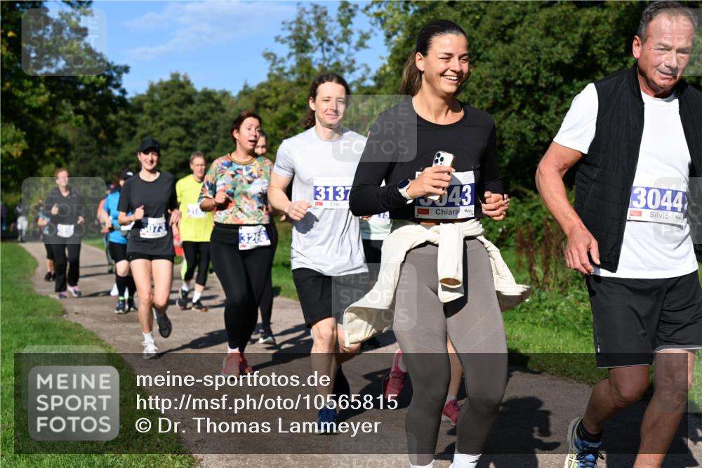 27.09.2026 - 35. Volkslauf durch das schöne Alstertal Dr. Thomas Lammeyer http://msf.ph/oto/10565815 27.09.2026 10:38:17 Laufen 3266, 3137, 43, 3044 meine-sportfotos.de