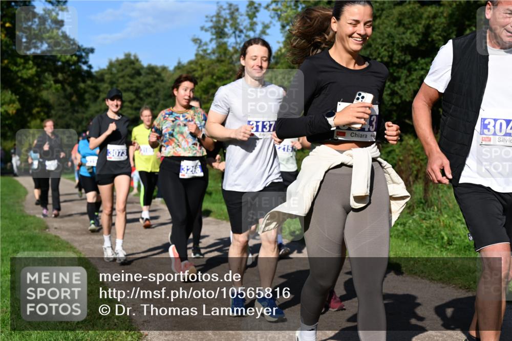 27.09.2026 - 35. Volkslauf durch das schöne Alstertal Dr. Thomas Lammeyer http://msf.ph/oto/10565816 27.09.2026 10:38:17 Laufen 3073, 3266, 3137, 215, 304 meine-sportfotos.de
