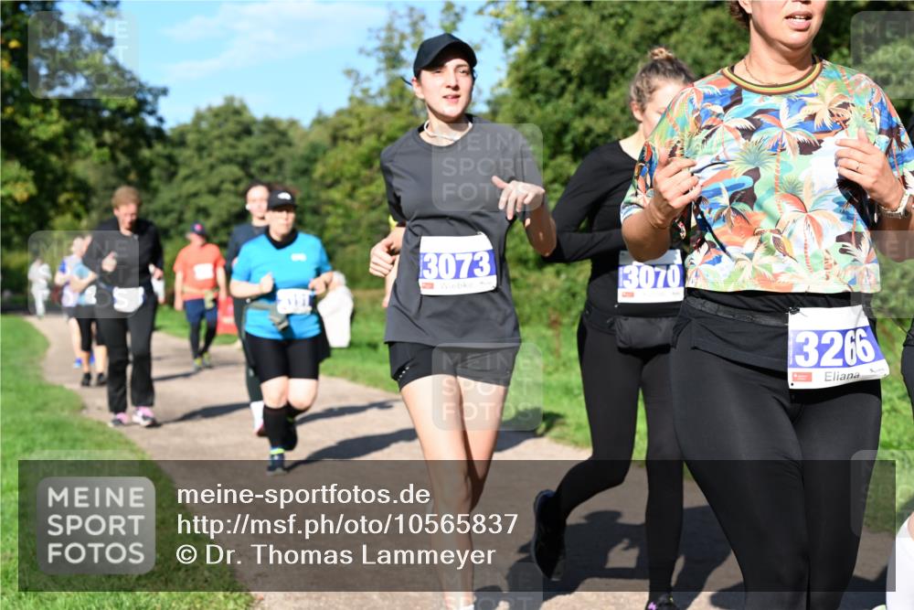 27.09.2026 - 35. Volkslauf durch das schöne Alstertal Dr. Thomas Lammeyer http://msf.ph/oto/10565837 27.09.2026 10:38:19 Laufen 3073, 3070, 3266 meine-sportfotos.de
