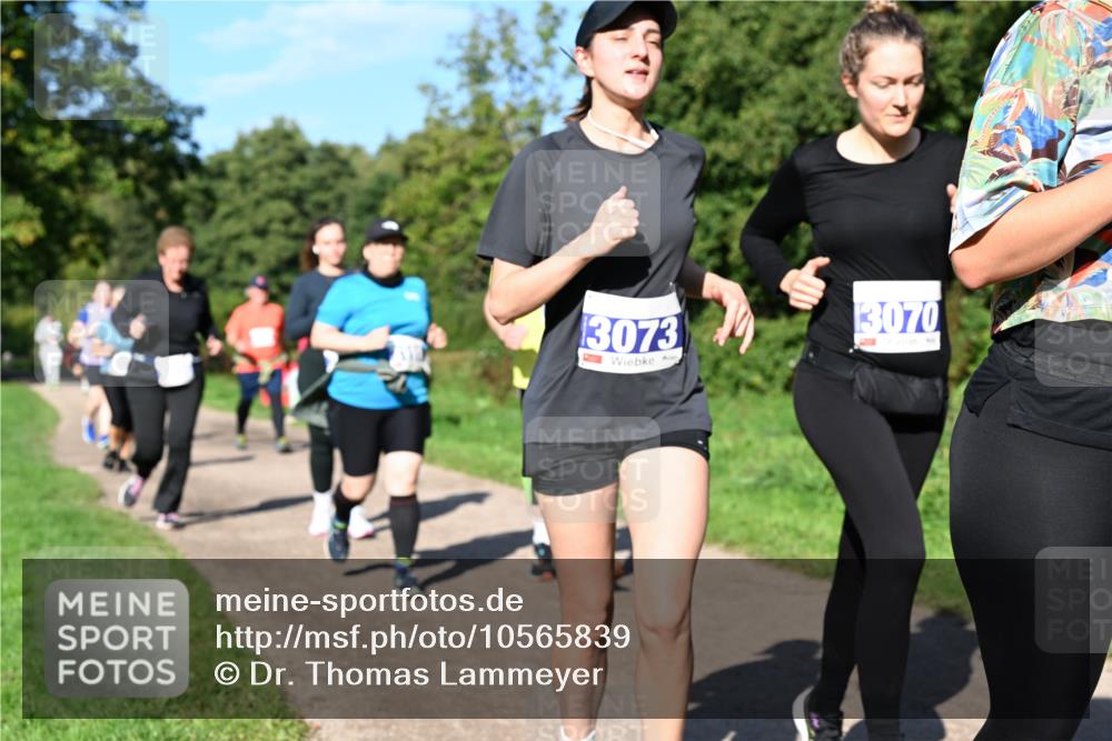 27.09.2026 - 35. Volkslauf durch das schöne Alstertal Dr. Thomas Lammeyer http://msf.ph/oto/10565839 27.09.2026 10:38:20 Laufen 3073, 3070 meine-sportfotos.de