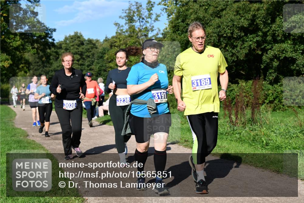 27.09.2026 - 35. Volkslauf durch das schöne Alstertal Dr. Thomas Lammeyer http://msf.ph/oto/10565851 27.09.2026 10:38:21 Laufen 3238, 3030, 3191, 3189 meine-sportfotos.de