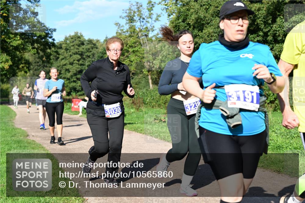 27.09.2026 - 35. Volkslauf durch das schöne Alstertal Dr. Thomas Lammeyer http://msf.ph/oto/10565860 27.09.2026 10:38:22 Laufen 3030, 323, 3191 meine-sportfotos.de